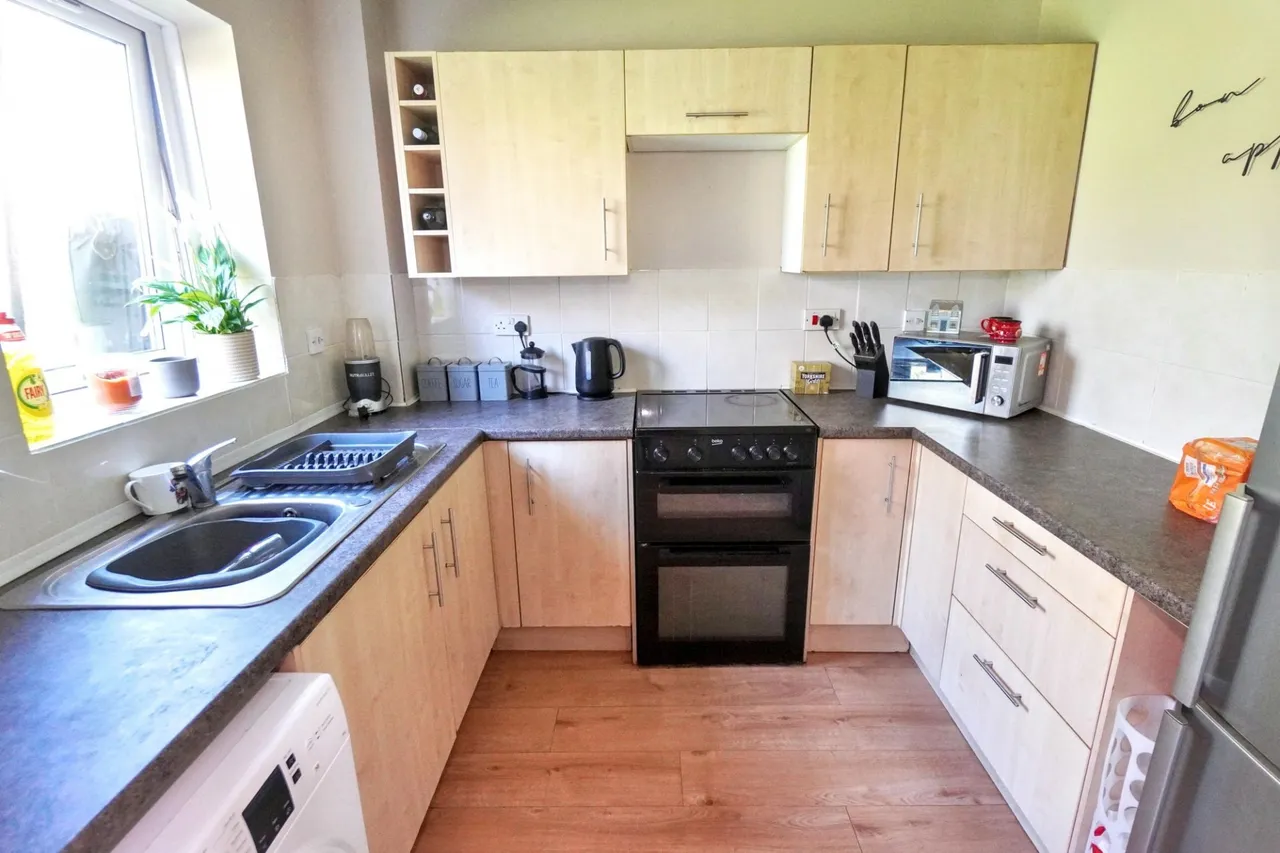 Eaton Avenue, High Wycombe, HP12, photo 2