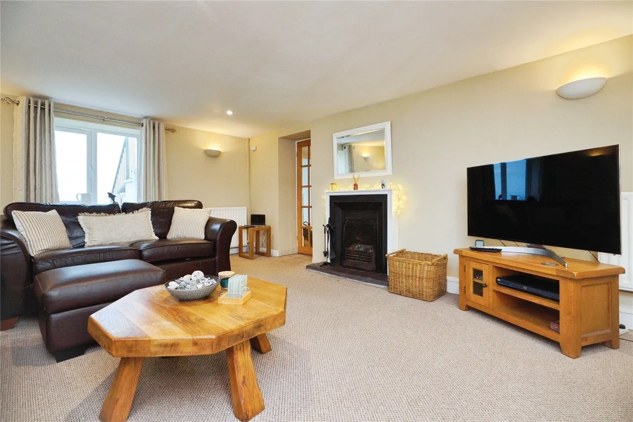 Portmadoc Road, Criccieth, LL52, photo 10