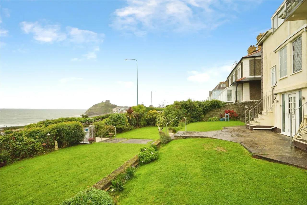 Portmadoc Road, Criccieth, LL52, photo 4