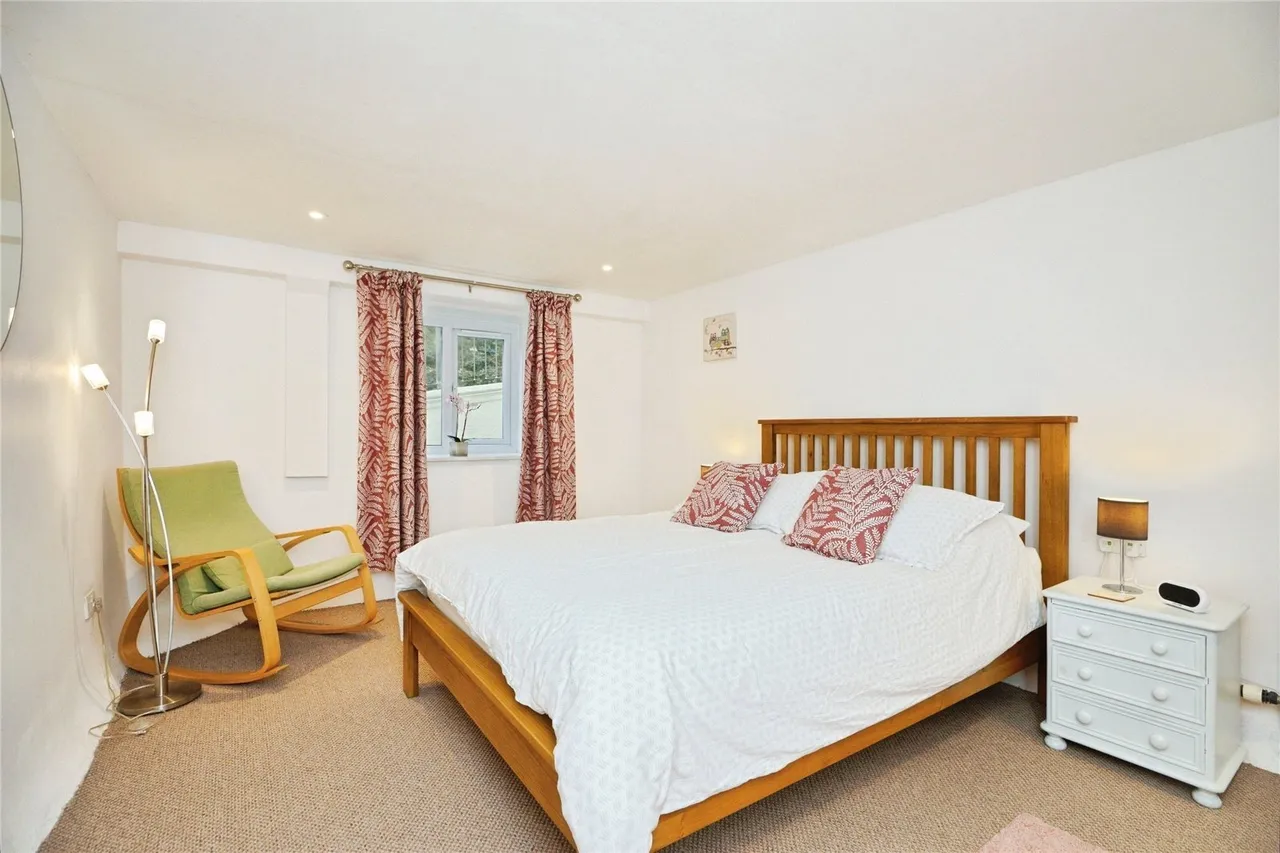 Portmadoc Road, Criccieth, LL52, photo 13