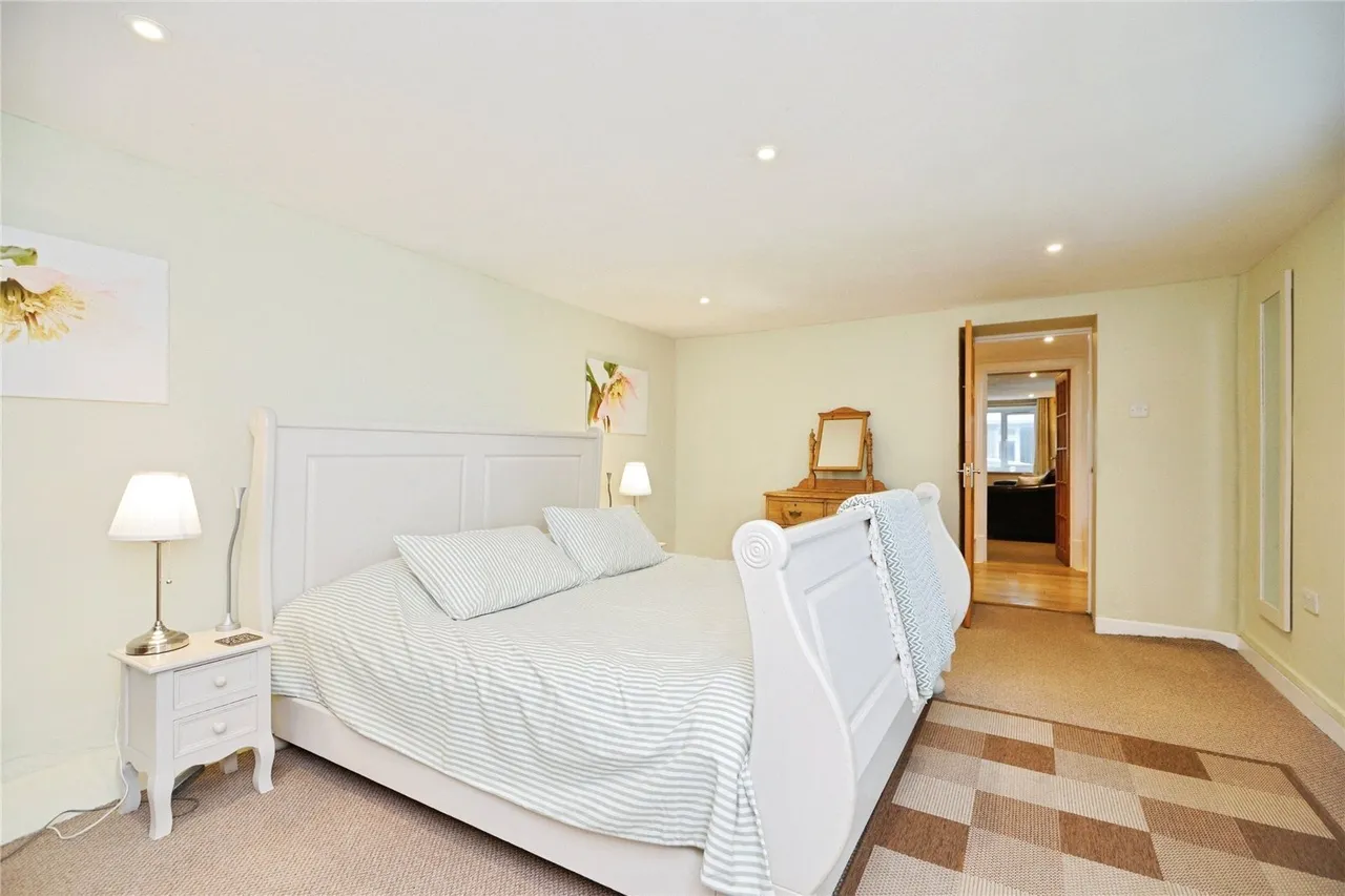 Portmadoc Road, Criccieth, LL52, photo 12