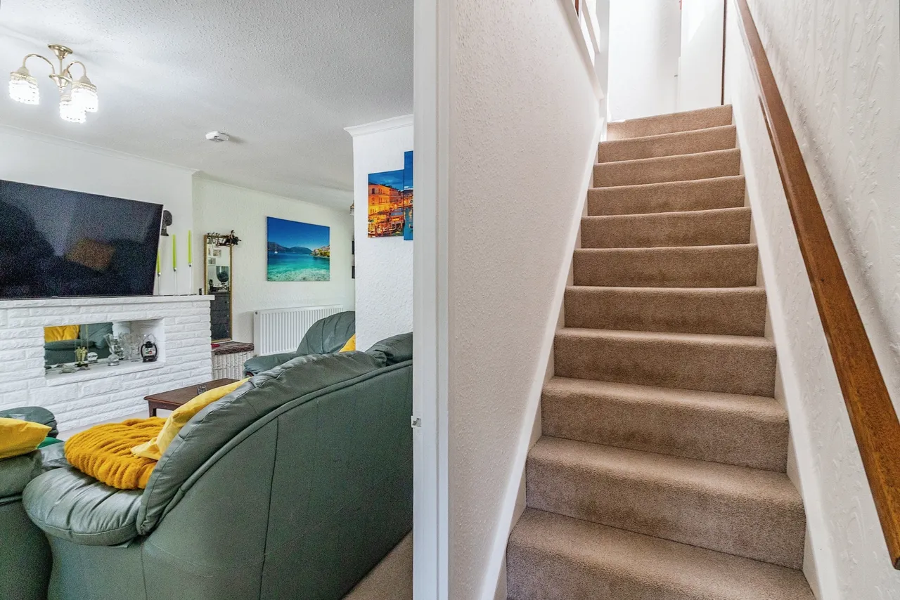 Baccara Grove, Bletchley, Milton Keynes, Buckinghamshire, MK2, photo 2