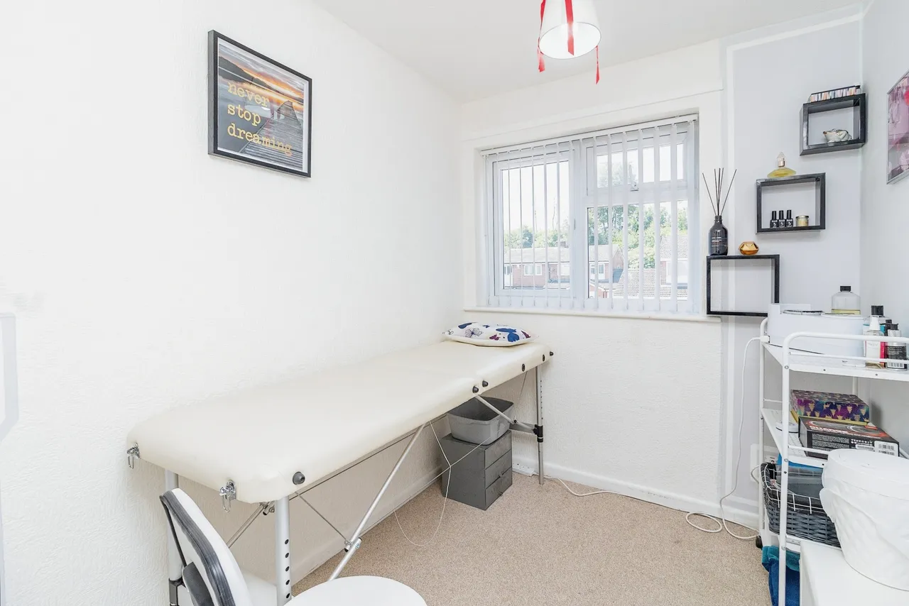 Baccara Grove, Bletchley, Milton Keynes, Buckinghamshire, MK2, photo 12