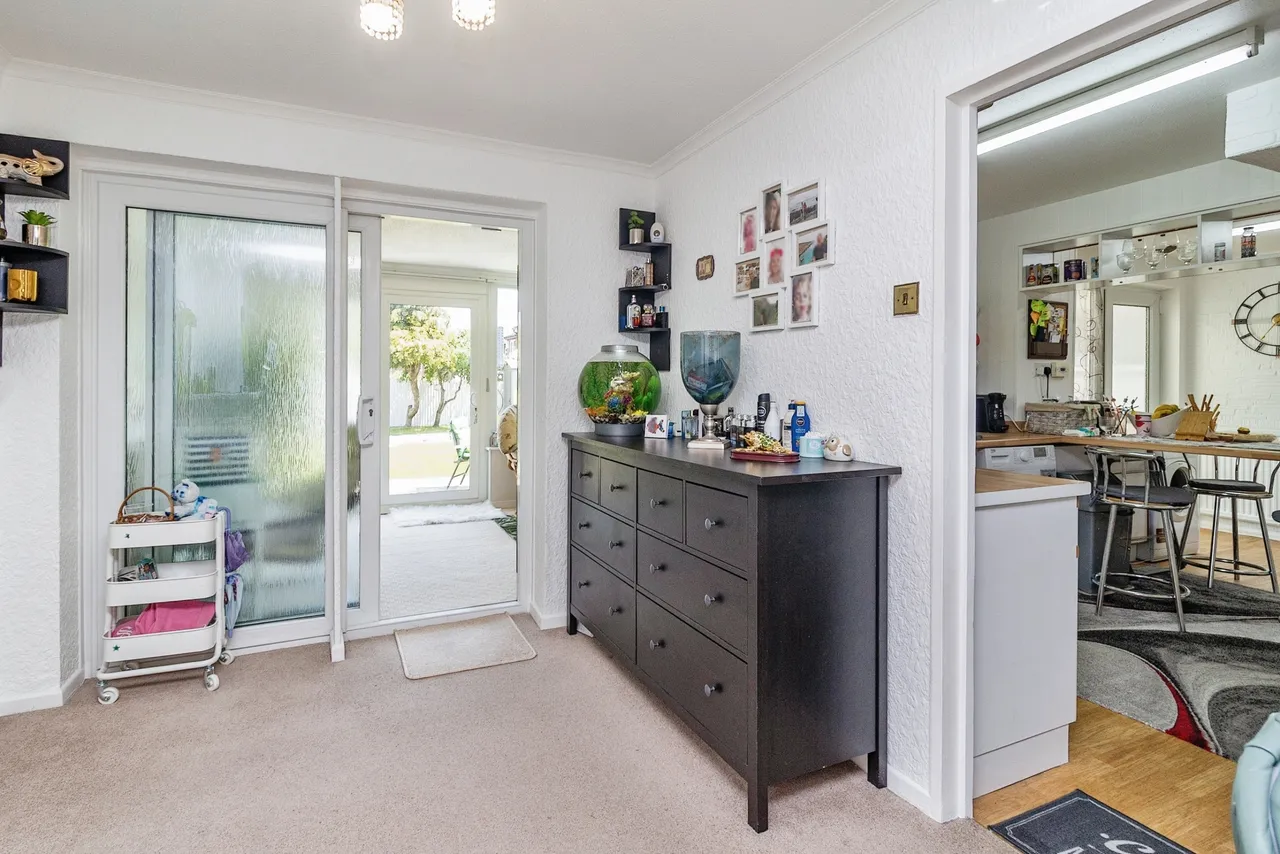 Baccara Grove, Bletchley, Milton Keynes, Buckinghamshire, MK2, photo 5