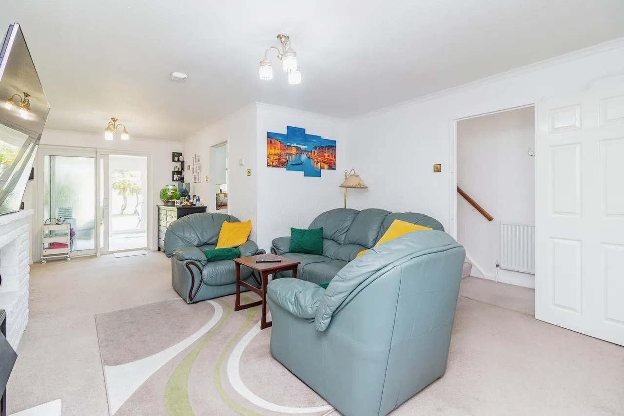 Baccara Grove, Bletchley, Milton Keynes, Buckinghamshire, MK2, photo 4
