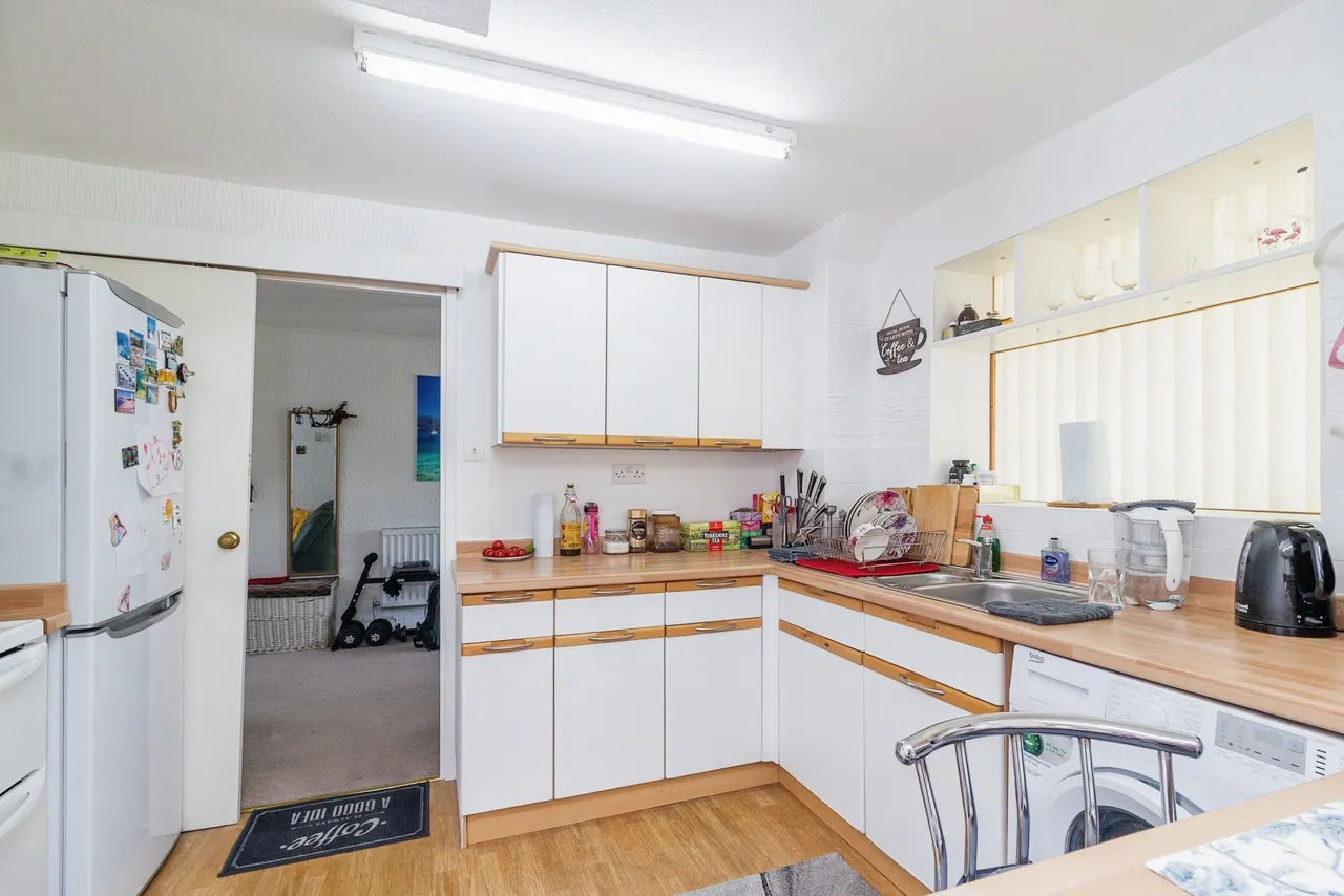 Baccara Grove, Bletchley, Milton Keynes, Buckinghamshire, MK2, photo 6