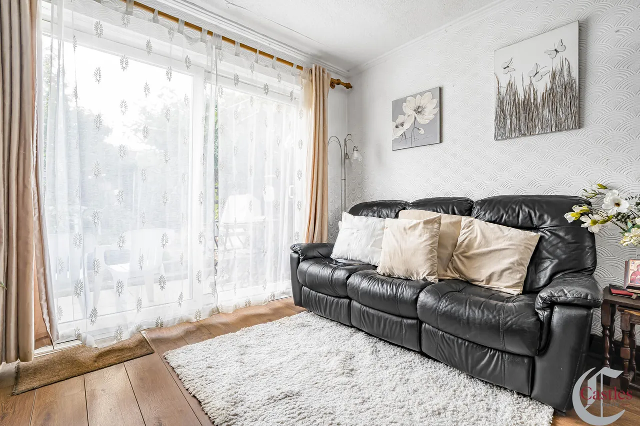Petersfield Close, N18, photo 30