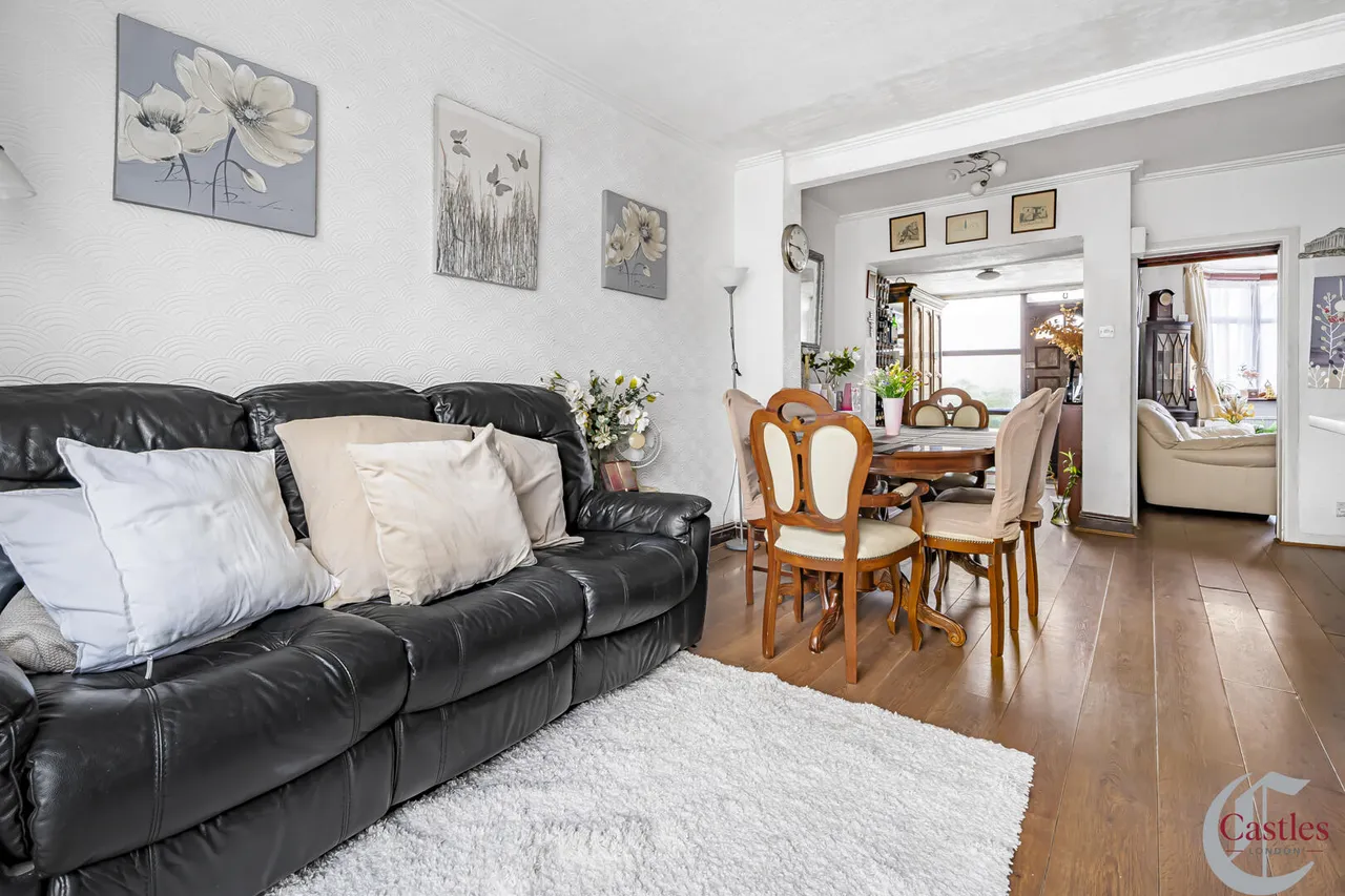 Petersfield Close, N18, photo 26