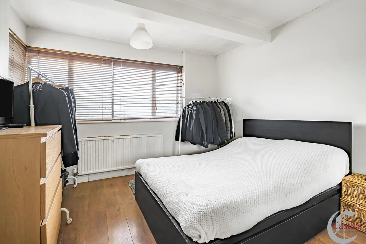Petersfield Close, N18, photo 4