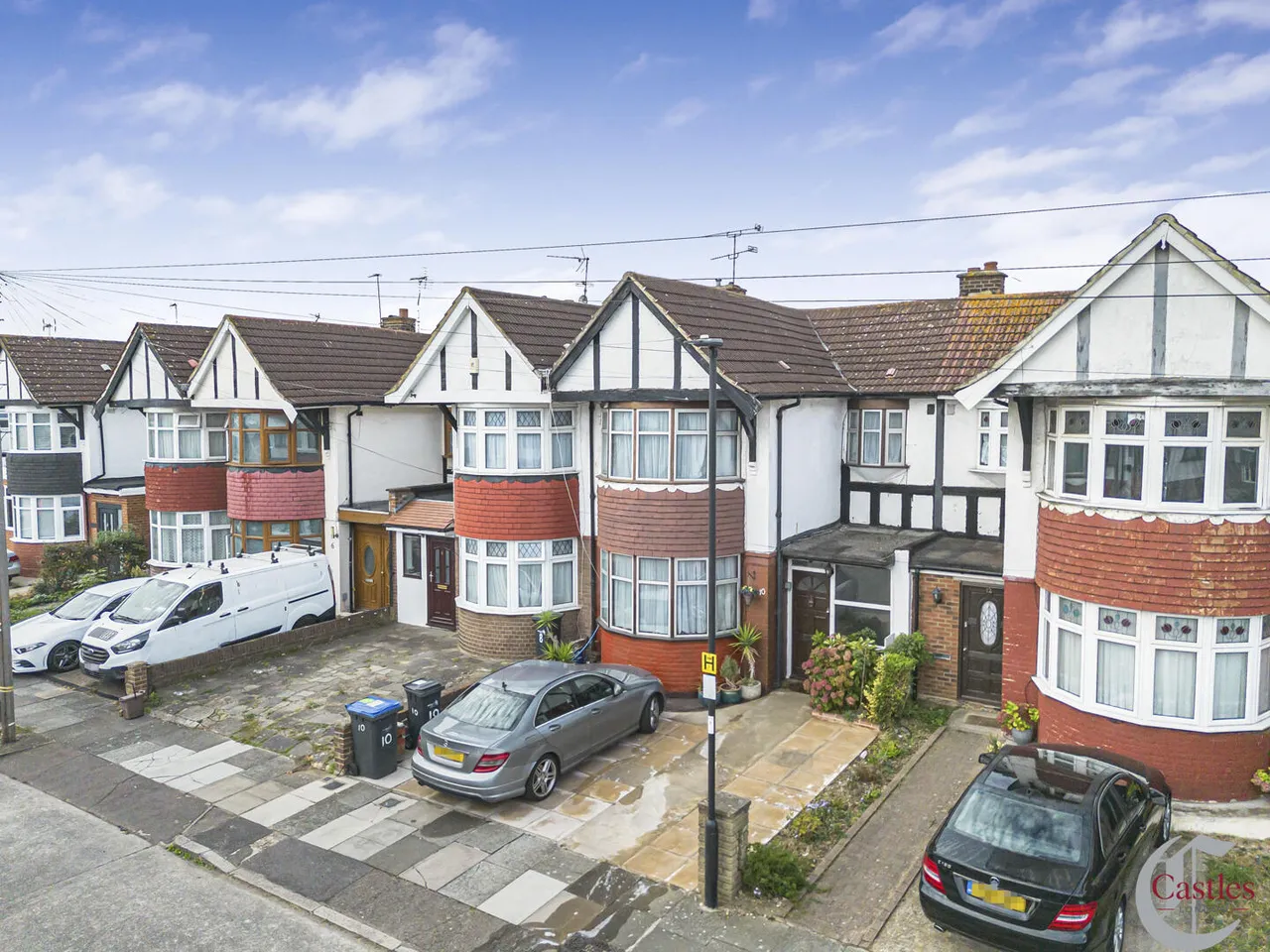 3 bed house for sale, Petersfield Close, N18