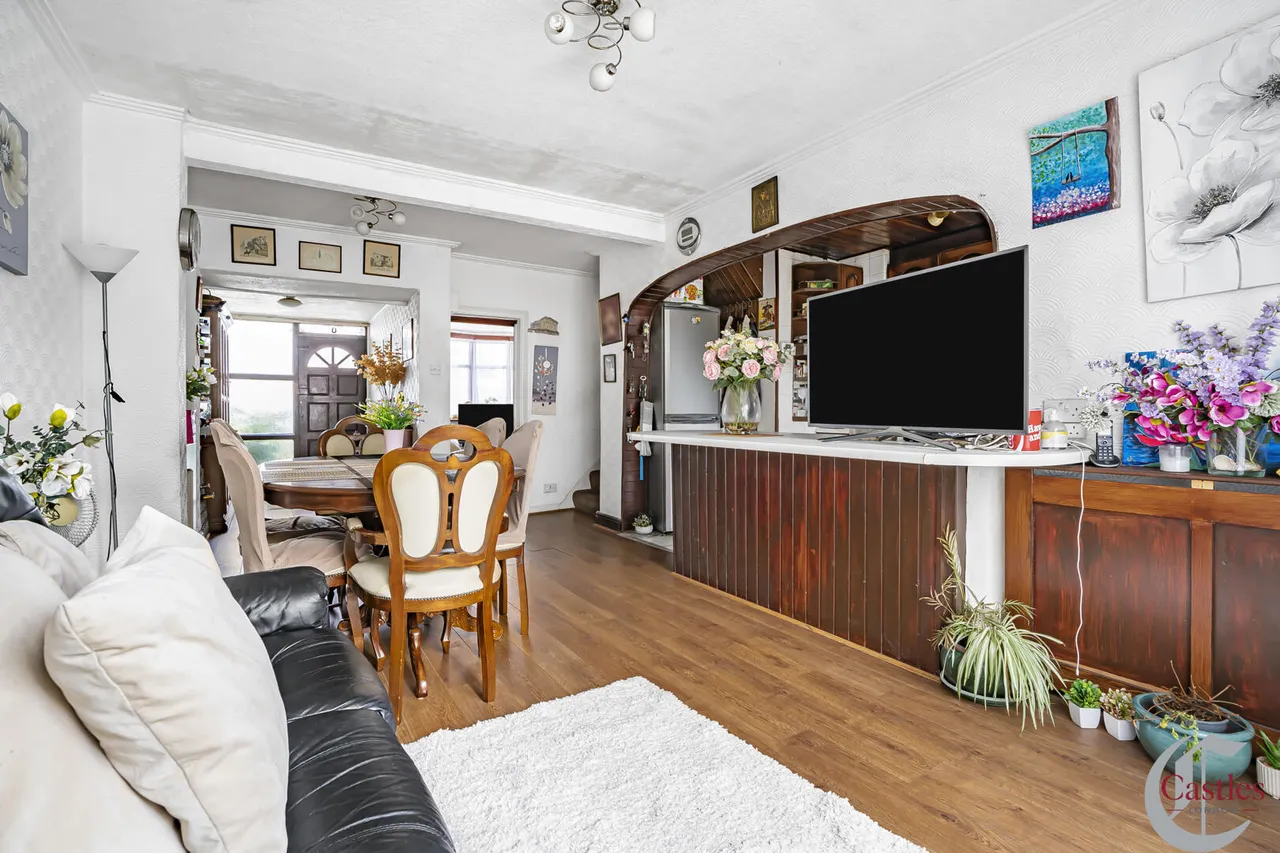 Petersfield Close, N18, photo 24