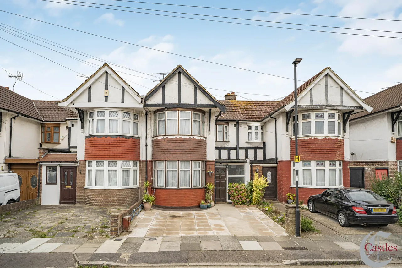 Petersfield Close, N18, photo 28