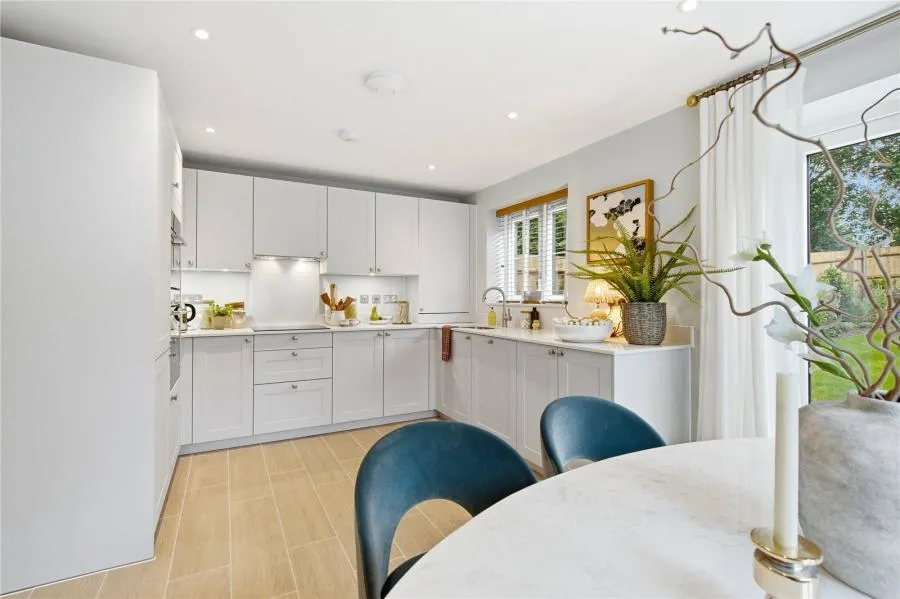 Bakeham Lane, Englefield Green, TW20, photo 2