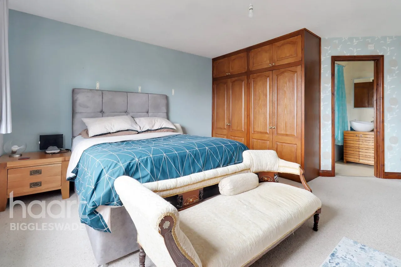 Sutton Road, Eyeworth, SG19, photo 14
