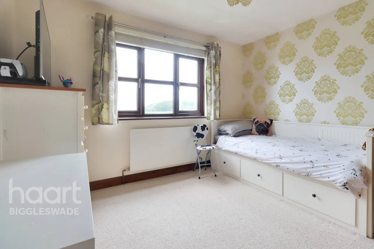 Sutton Road, Eyeworth, SG19, photo 16