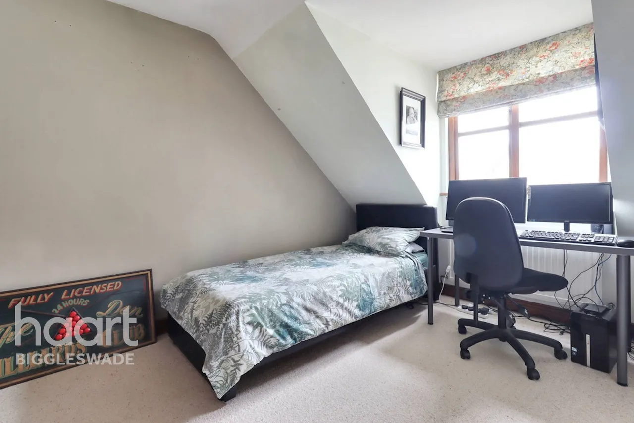 Sutton Road, Eyeworth, SG19, photo 19