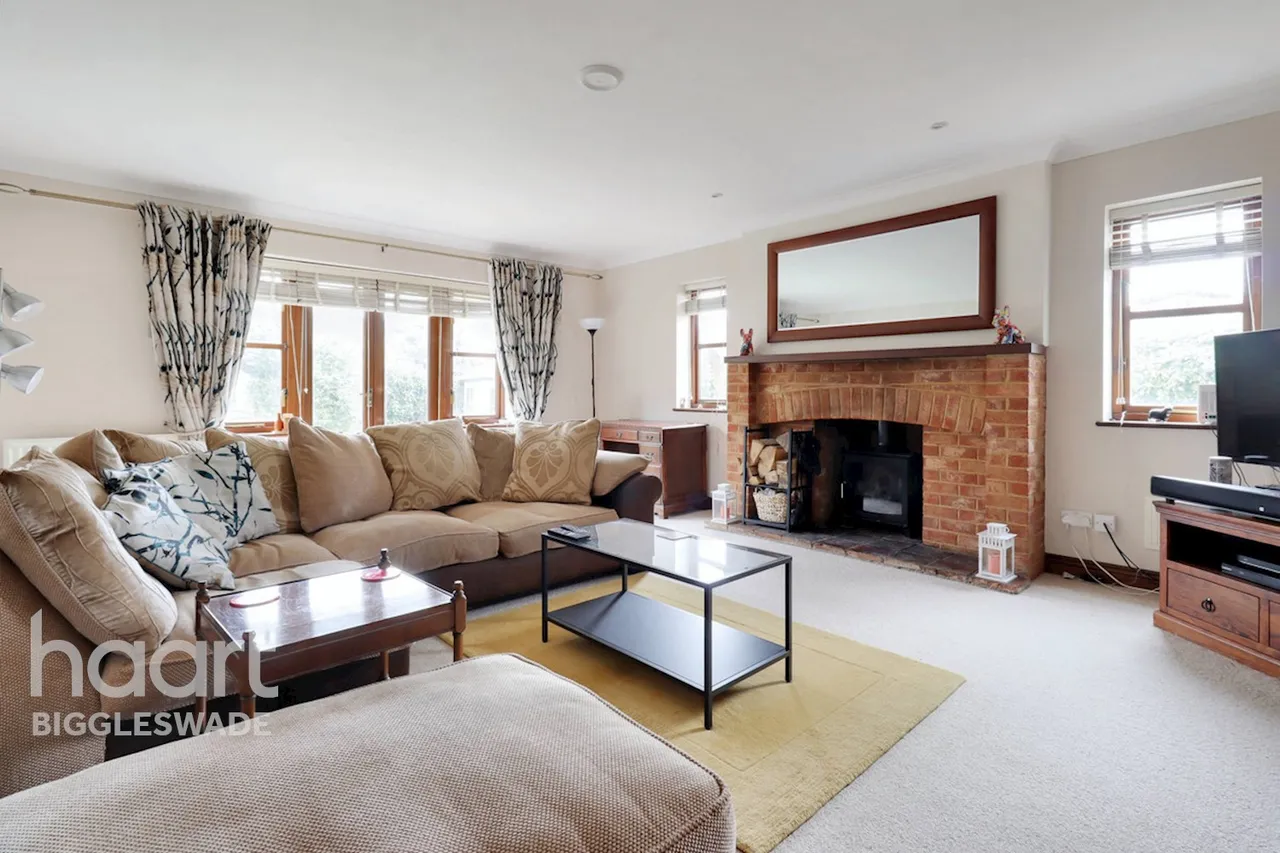 Sutton Road, Eyeworth, SG19, photo 5