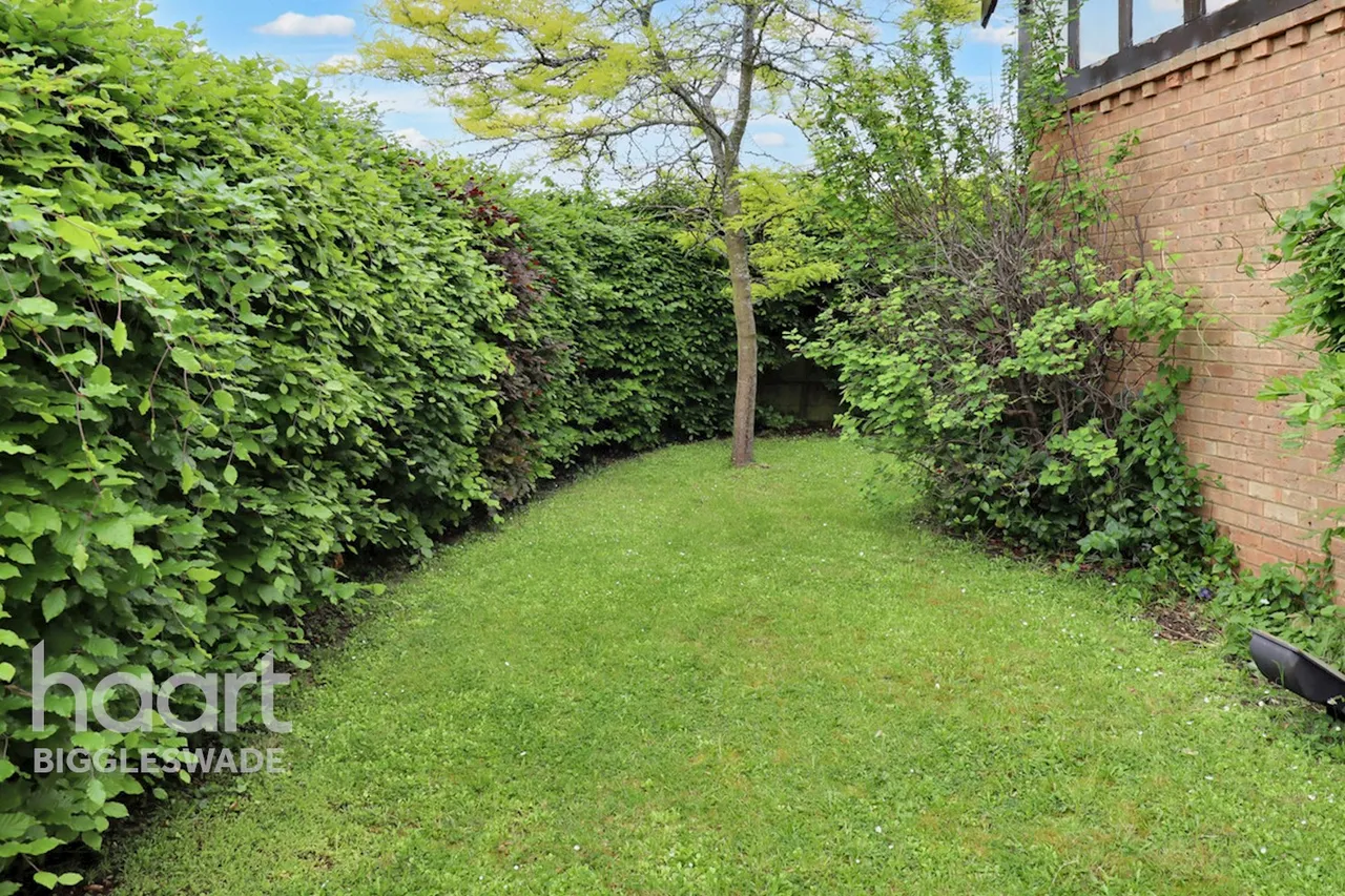 Sutton Road, Eyeworth, SG19, photo 23