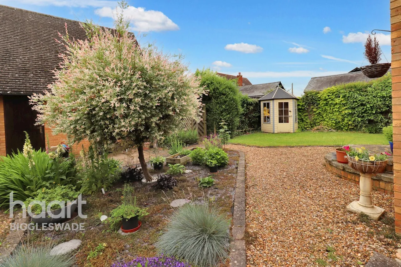 Sutton Road, Eyeworth, SG19, photo 25