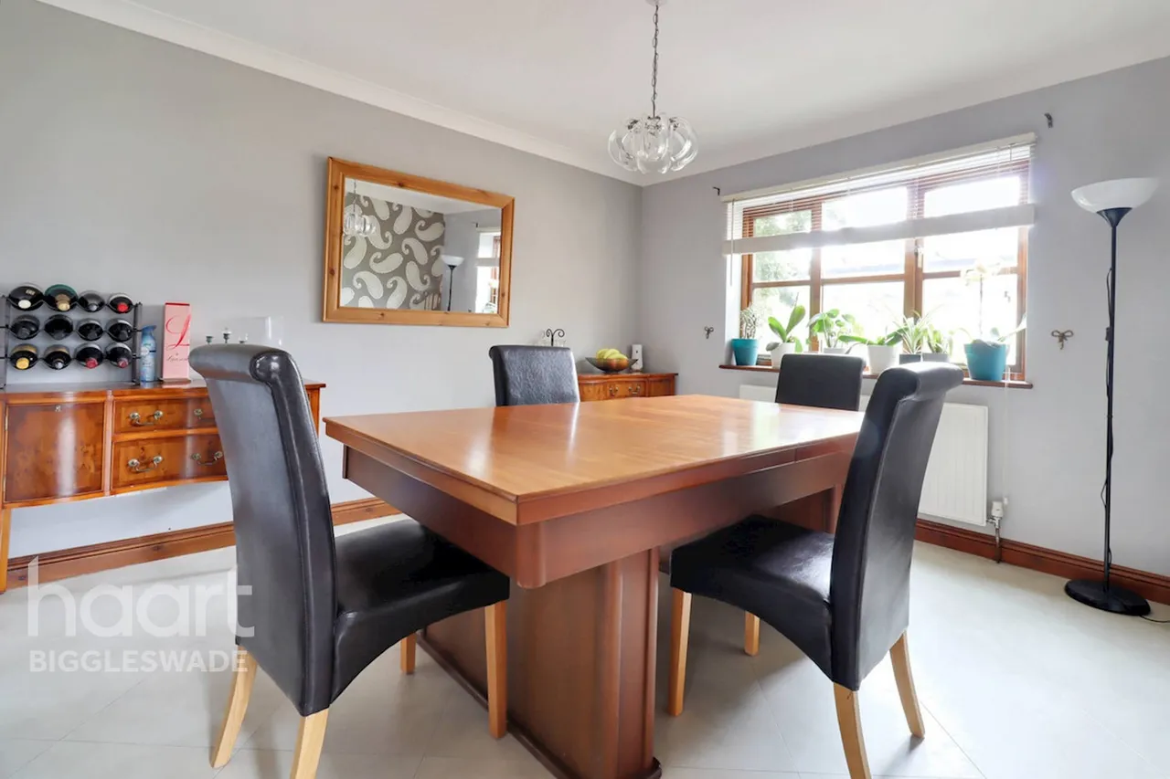 Sutton Road, Eyeworth, SG19, photo 9