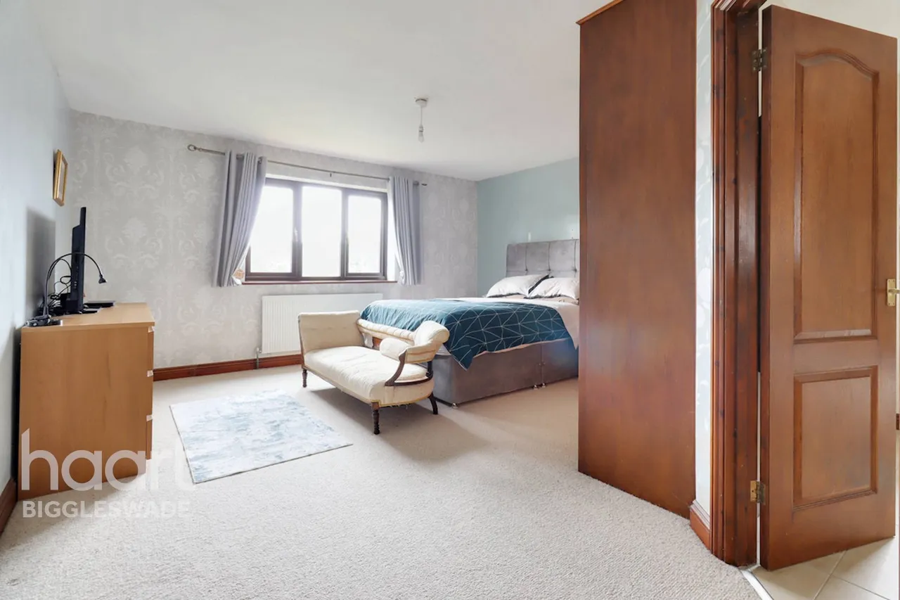 Sutton Road, Eyeworth, SG19, photo 13