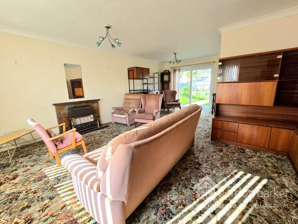 South Western Crescent, Poole, BH14 8RR, photo 7
