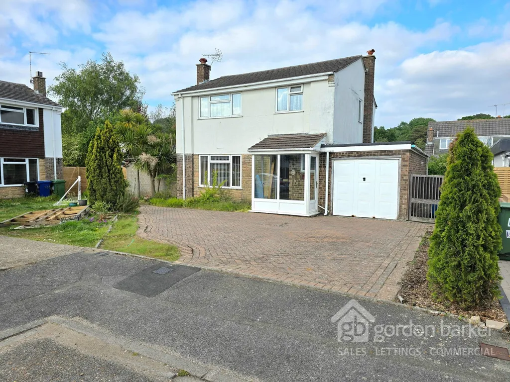 South Western Crescent, Poole, BH14 8RR, photo 21