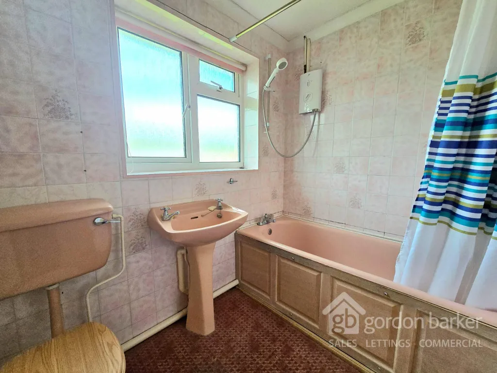 South Western Crescent, Poole, BH14 8RR, photo 17