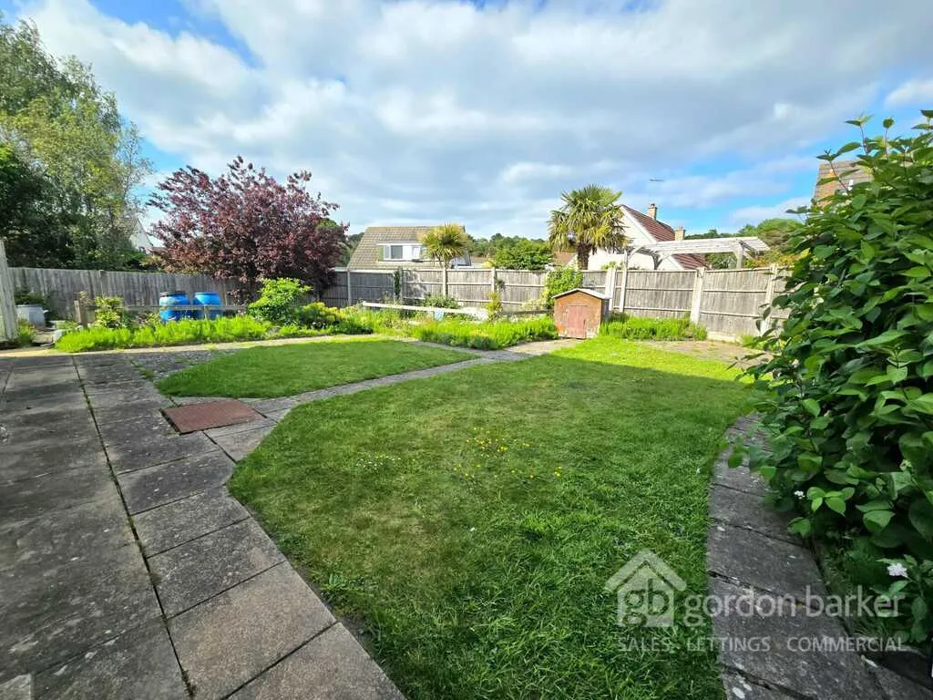 South Western Crescent, Poole, BH14 8RR, photo 5