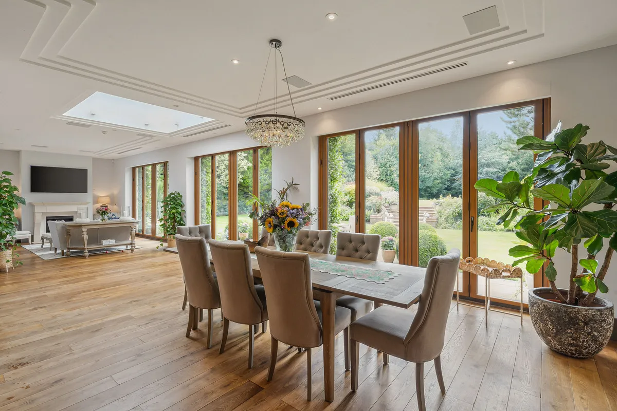 East Road, St George's Hill, KT13, photo 20