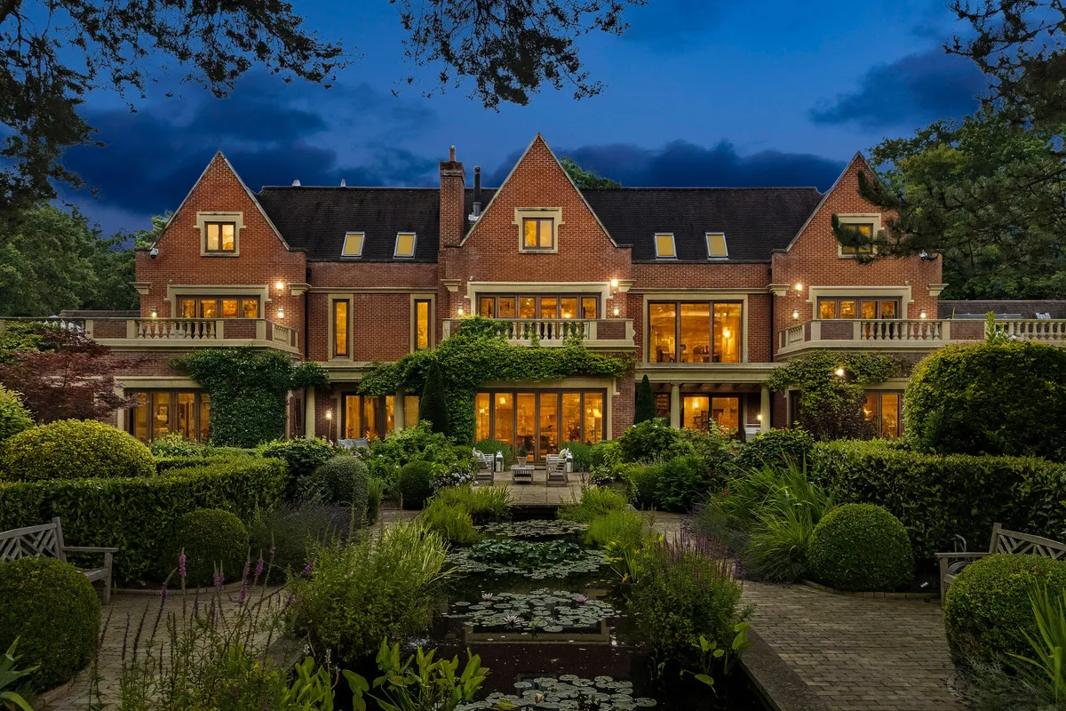 8 bed house for sale, East Road, St George's Hill, KT13