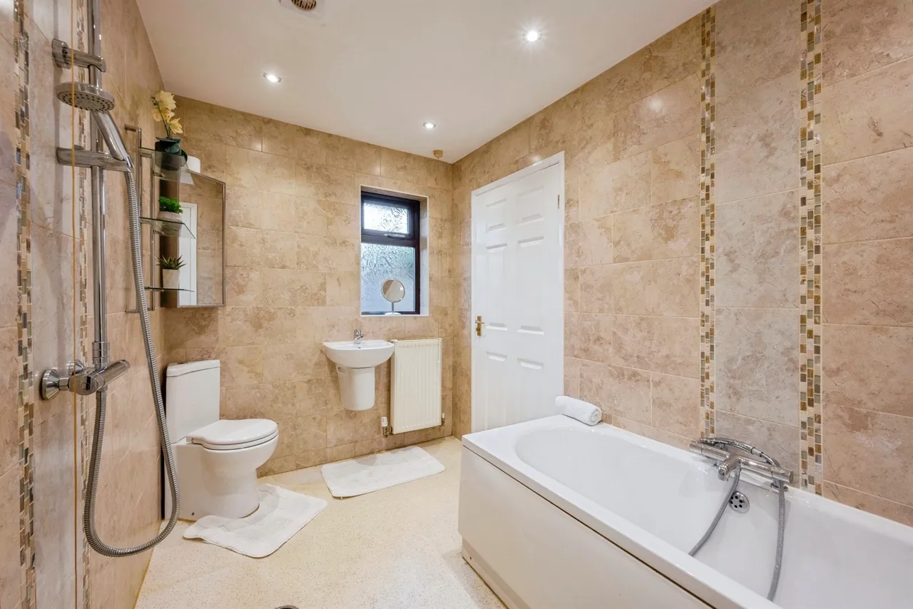 St. Marys Road, Dunsville, DN7, photo 11