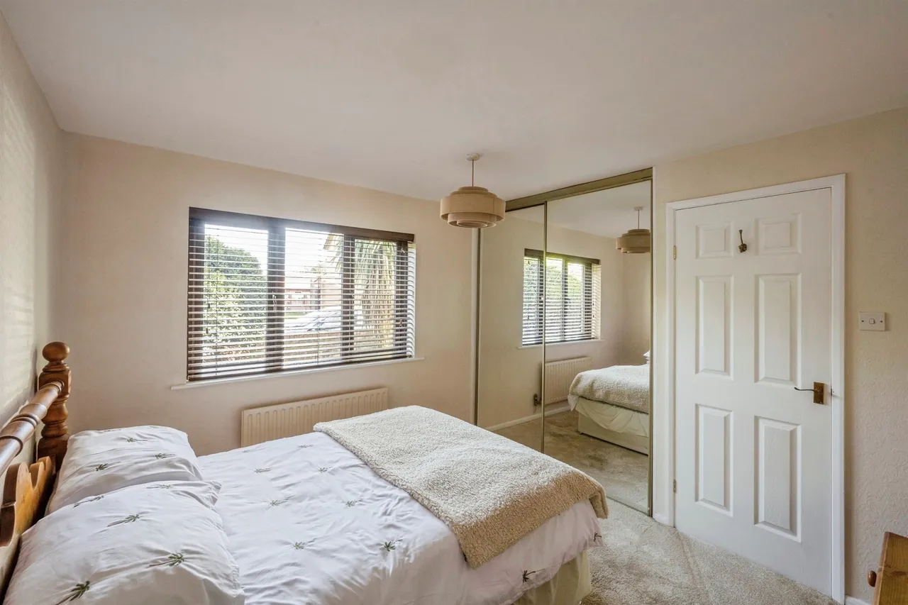 St. Marys Road, Dunsville, DN7, photo 9