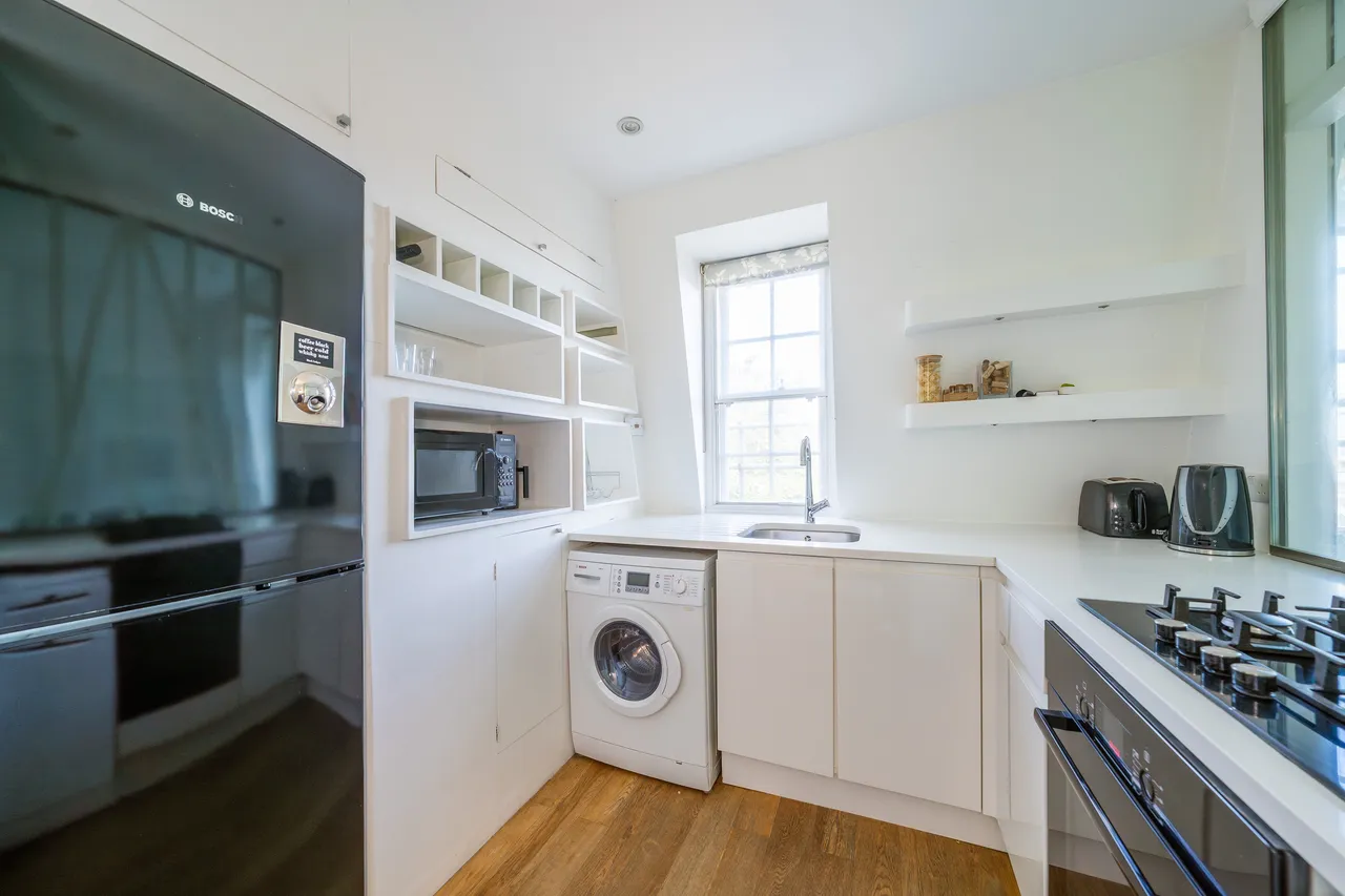 Clapham Common North Side, London, SW4, photo 3