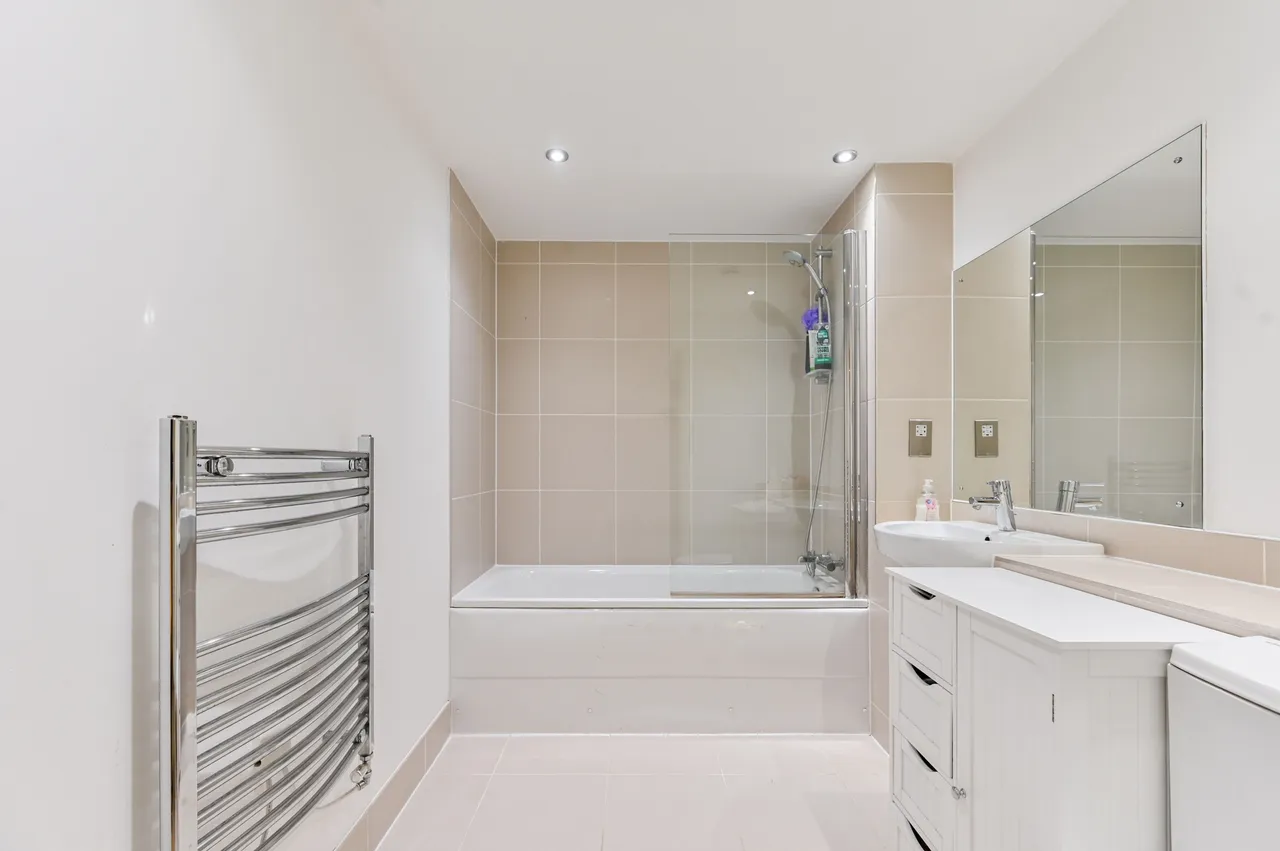 Flat 9, 71 Akerman Road, London, photo 9