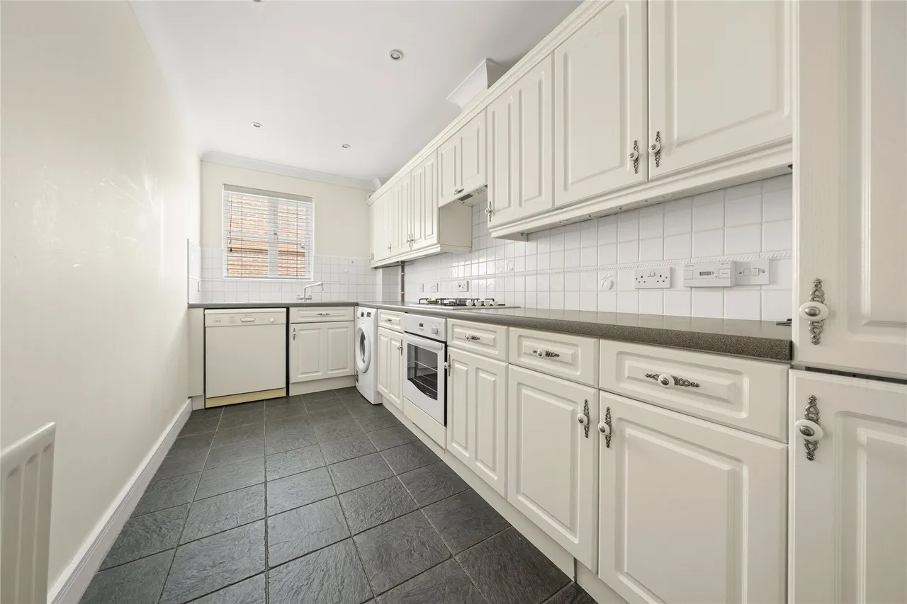 Balfour Road, Weybridge, Surrey, KT13, photo 6