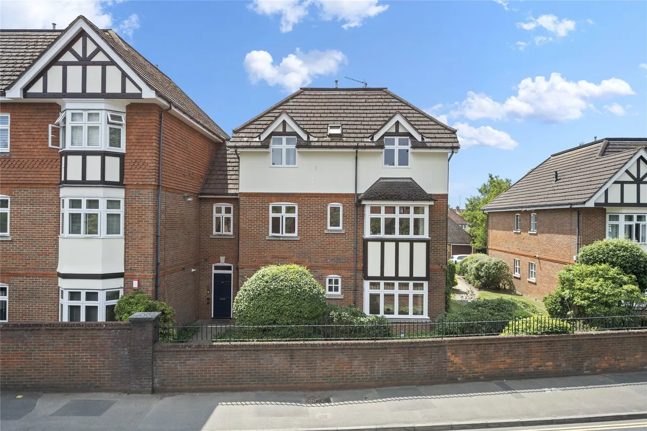 Balfour Road, Weybridge, Surrey, KT13, photo 2