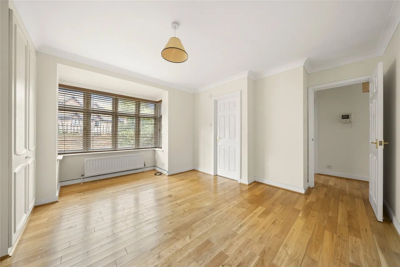 Balfour Road, Weybridge, Surrey, KT13, photo 11