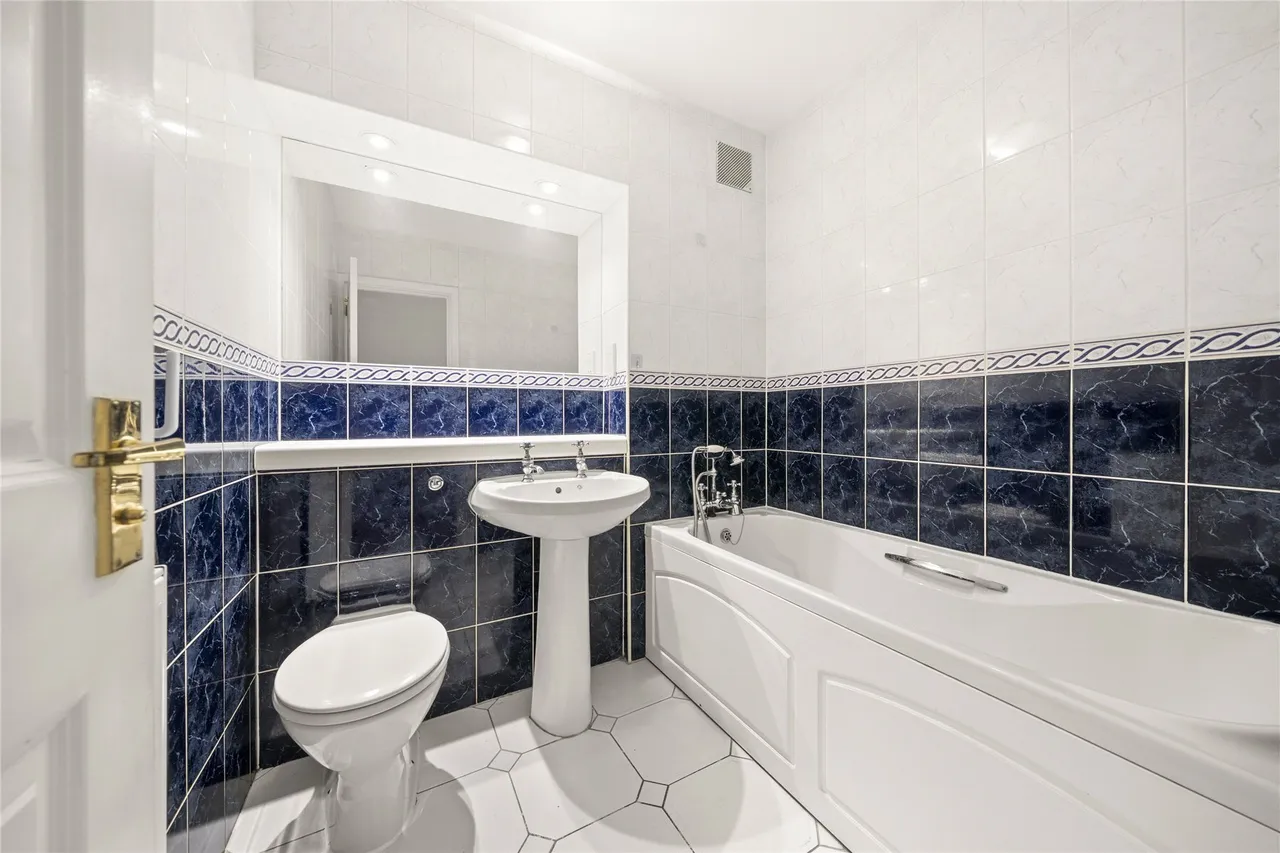 Balfour Road, Weybridge, Surrey, KT13, photo 9
