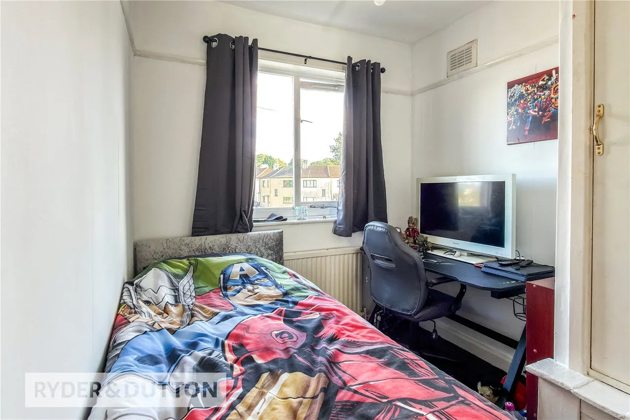 Broadway, New Moston, M40, photo 10
