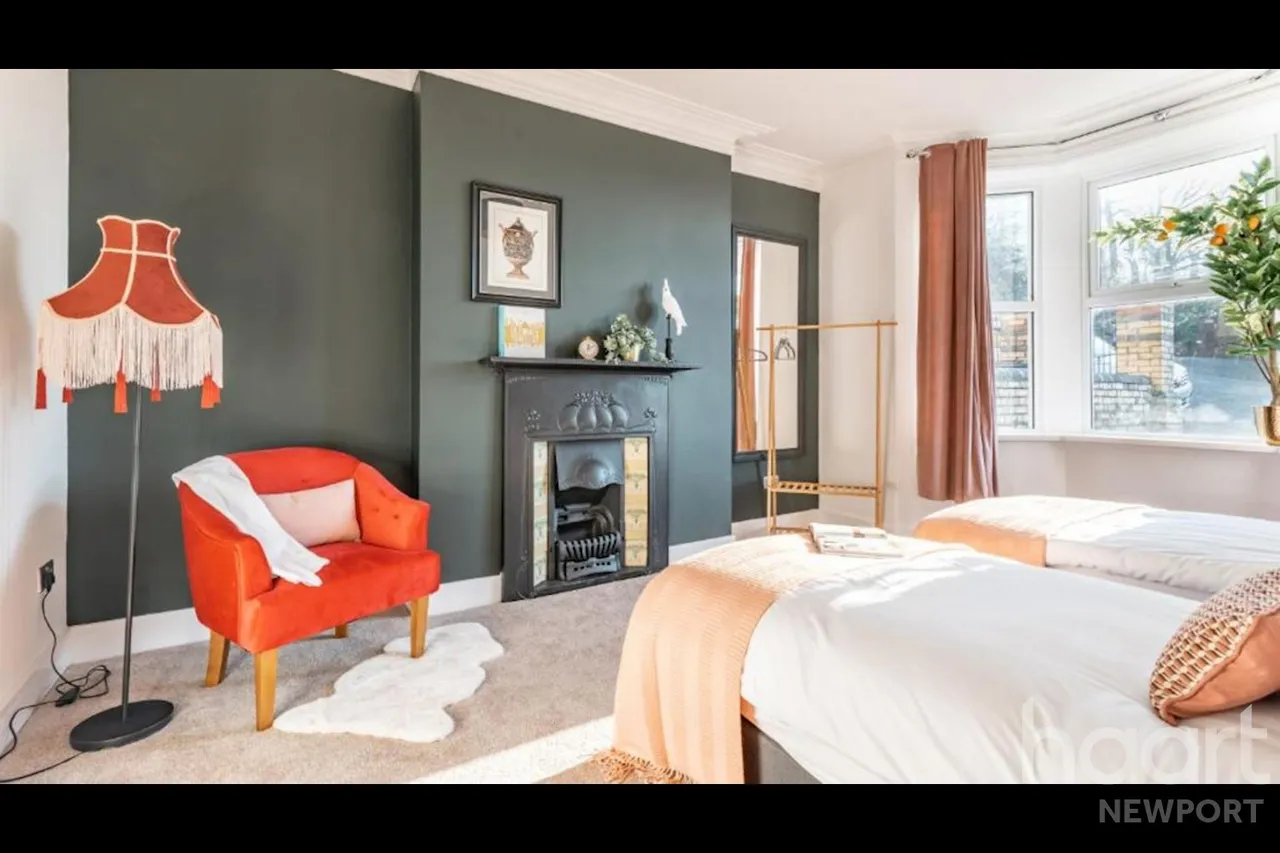 Kensington Place, Newport, NP19, photo 11