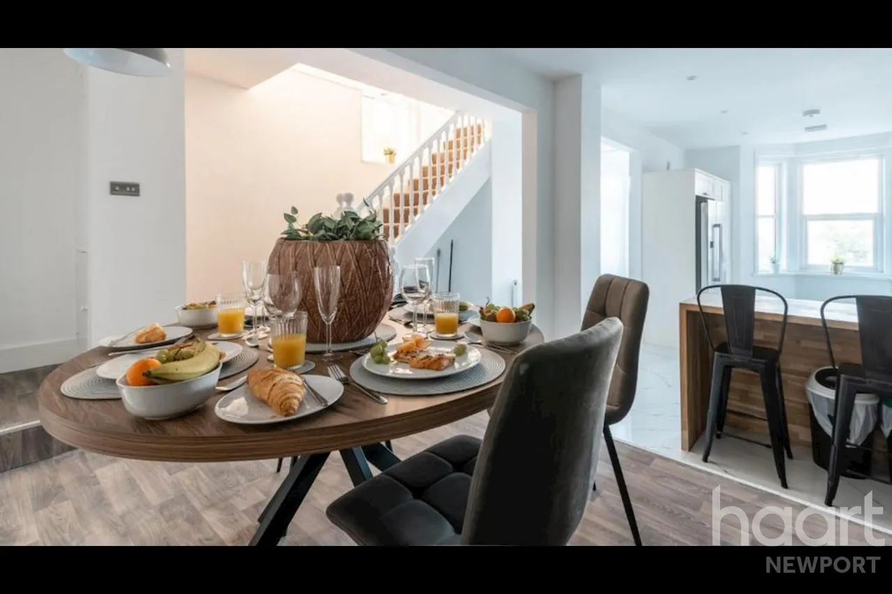 Kensington Place, Newport, NP19, photo 2