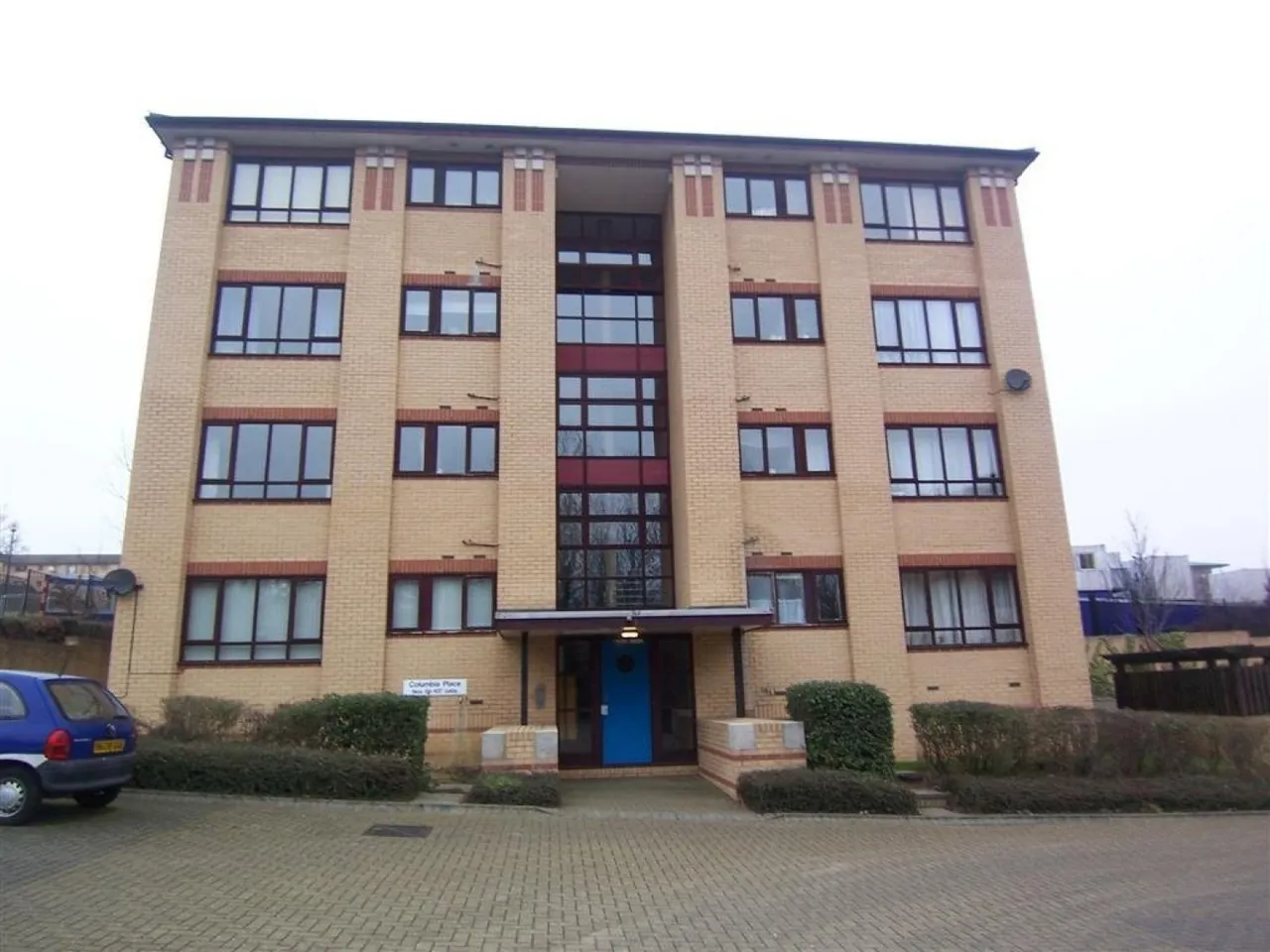 2 bed flat to rent — Columbia Place, Campbell Park