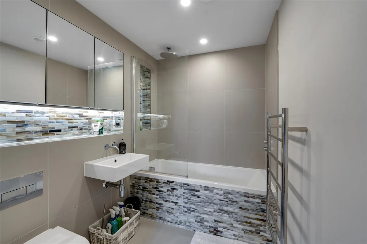 Archer Mews, Hampton Hill, TW12, photo 5