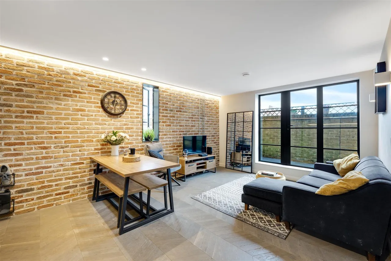 1 bed flat for sale, Archer Mews, Hampton Hill, TW12