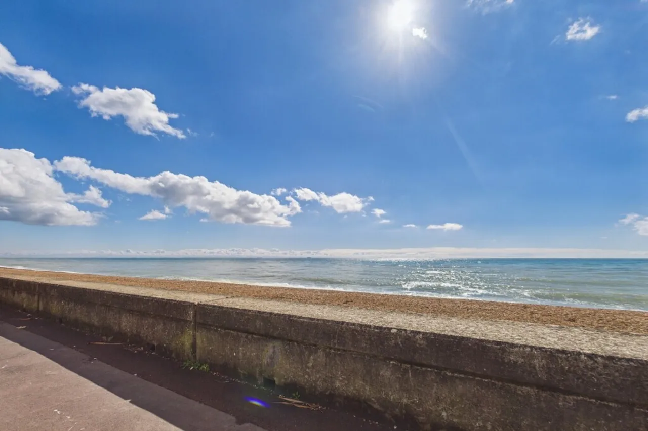Wellington Terrace, Folkestone, photo 9