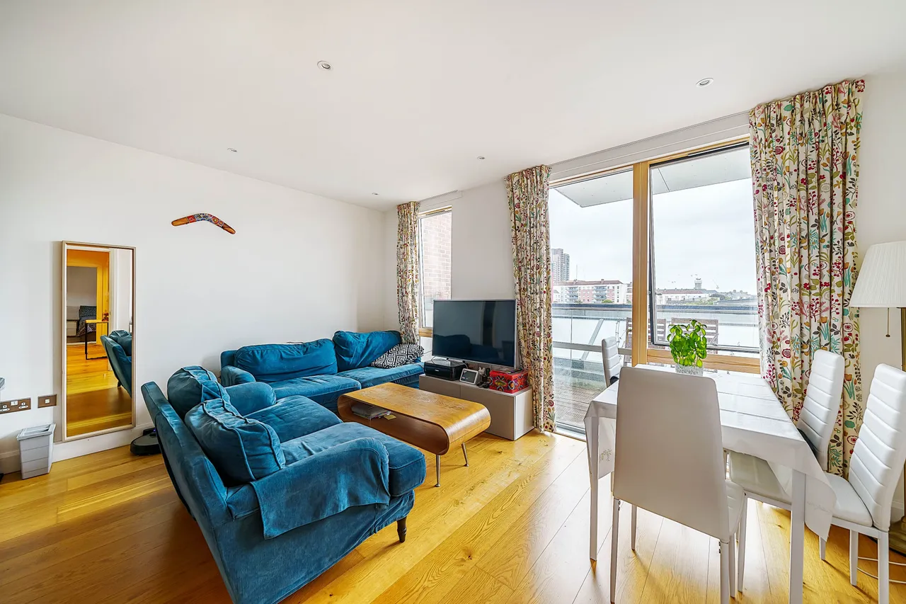 2 bed flat for sale, London, E3
