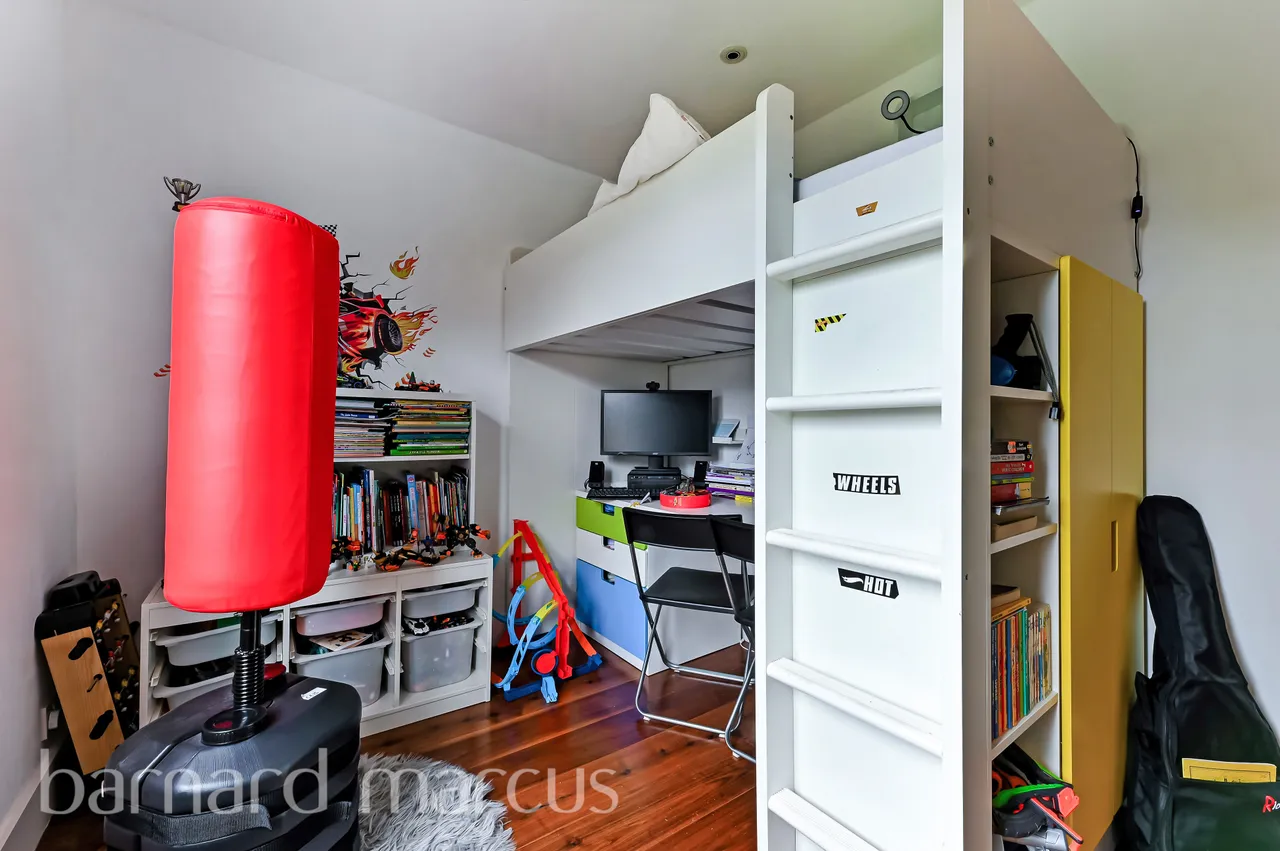 Upper Richmond Road West, London, SW14, photo 6