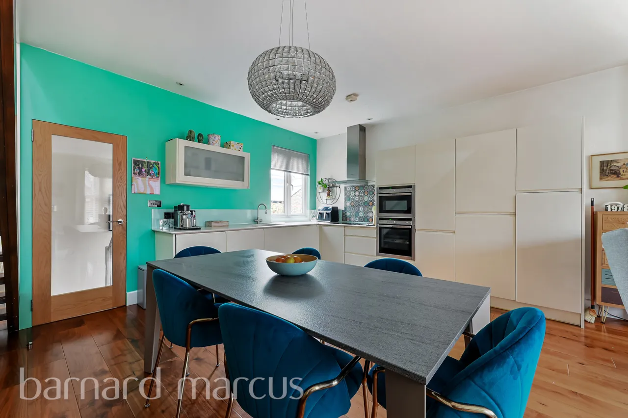 Upper Richmond Road West, London, SW14, photo 2