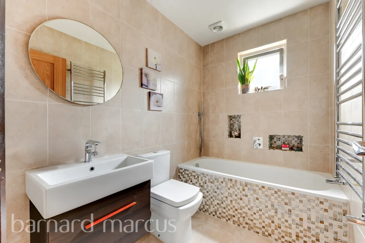 Upper Richmond Road West, London, SW14, photo 5